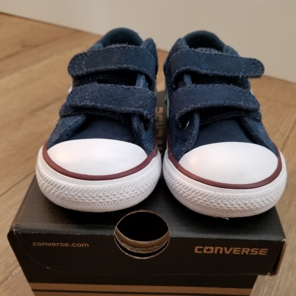 Converse baby sneakers. Size 5